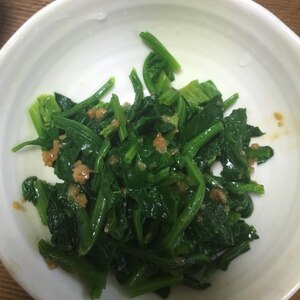 醤油麹でほうれん草の胡麻和え